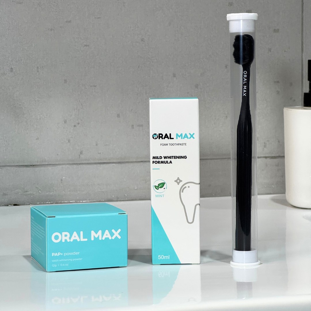 ORAL MAX - PRO TEETH WHITENING BUNDLE